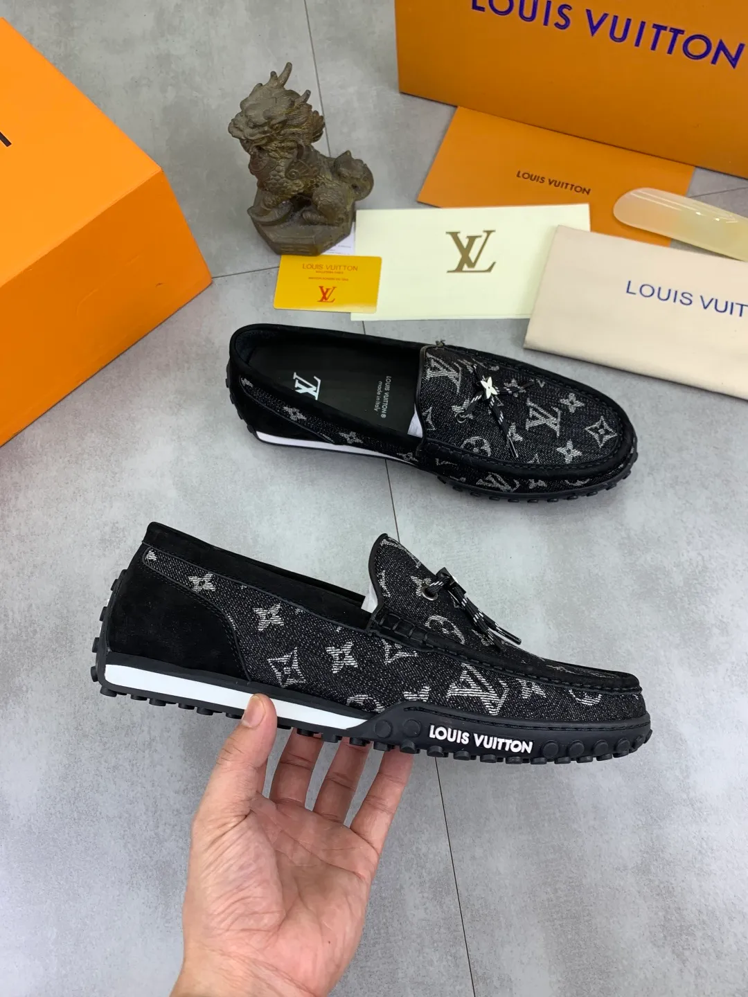 Men's Men's Shoes 💰P640 New Style 💶[LOUIS VUITTON] Water-dyed Niuli Original Order New Style 🍀LV Louis Vuitton *——Top version of LV classic leather shoes! Made of imported original calfskin, original leather side strips and wear-resistant high-end rubber outsole! High quality products! Color: black optional Size: 39-45